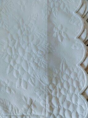 Sferra Bros White 100% Cotton Matelassé Standard Sham Scalloped Edges 25”x20”